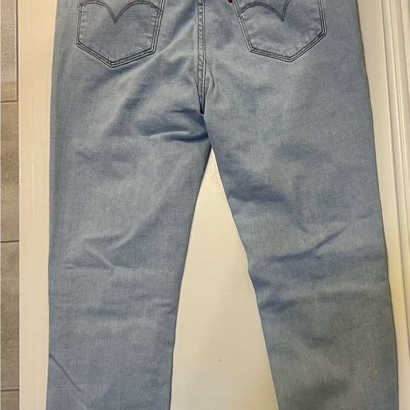 Levi Strauss 711 Skinny Distress Jeans - Picture 3 of 6